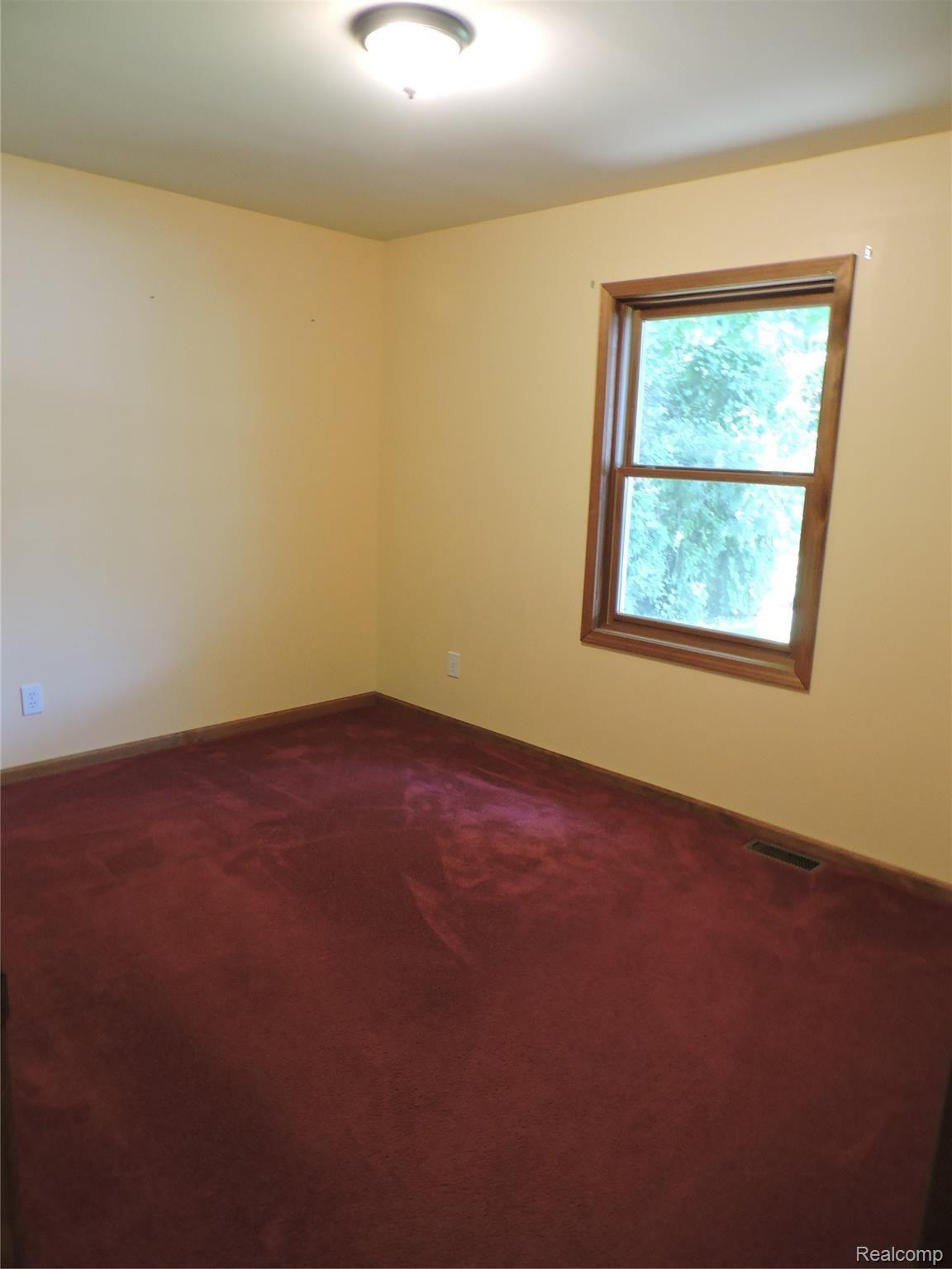 28906 King Road Romulus, MI 48174 - Photo 12 of 17 t 018.JPG