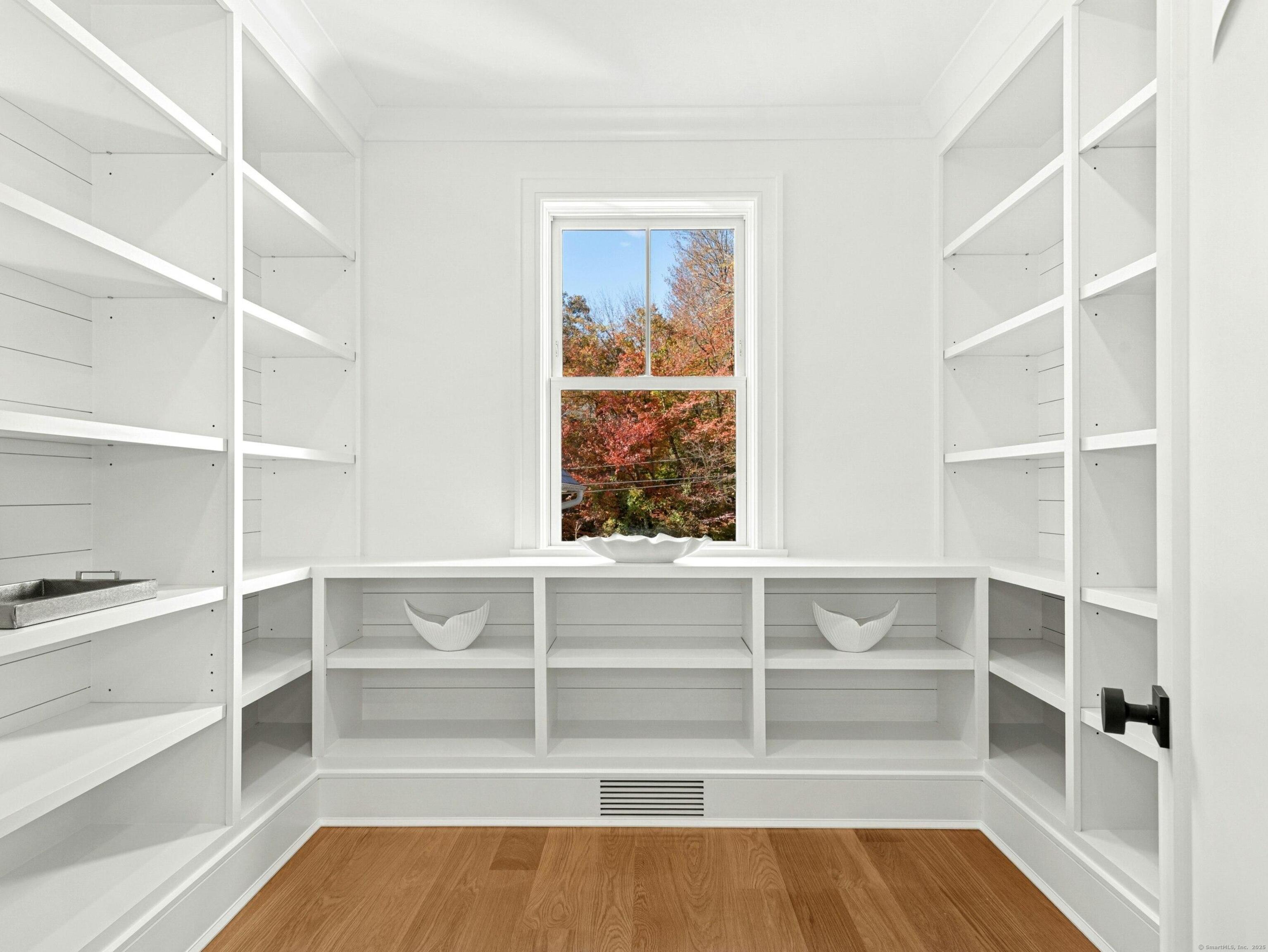 10 Stony Brook Road Darien, CT 06820 - Photo 14 of 40