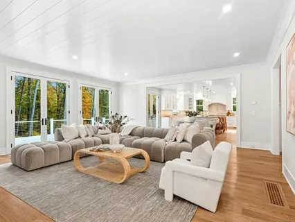 $6,295,000 | 10 Stony Brook Road, Darien, CT 06820