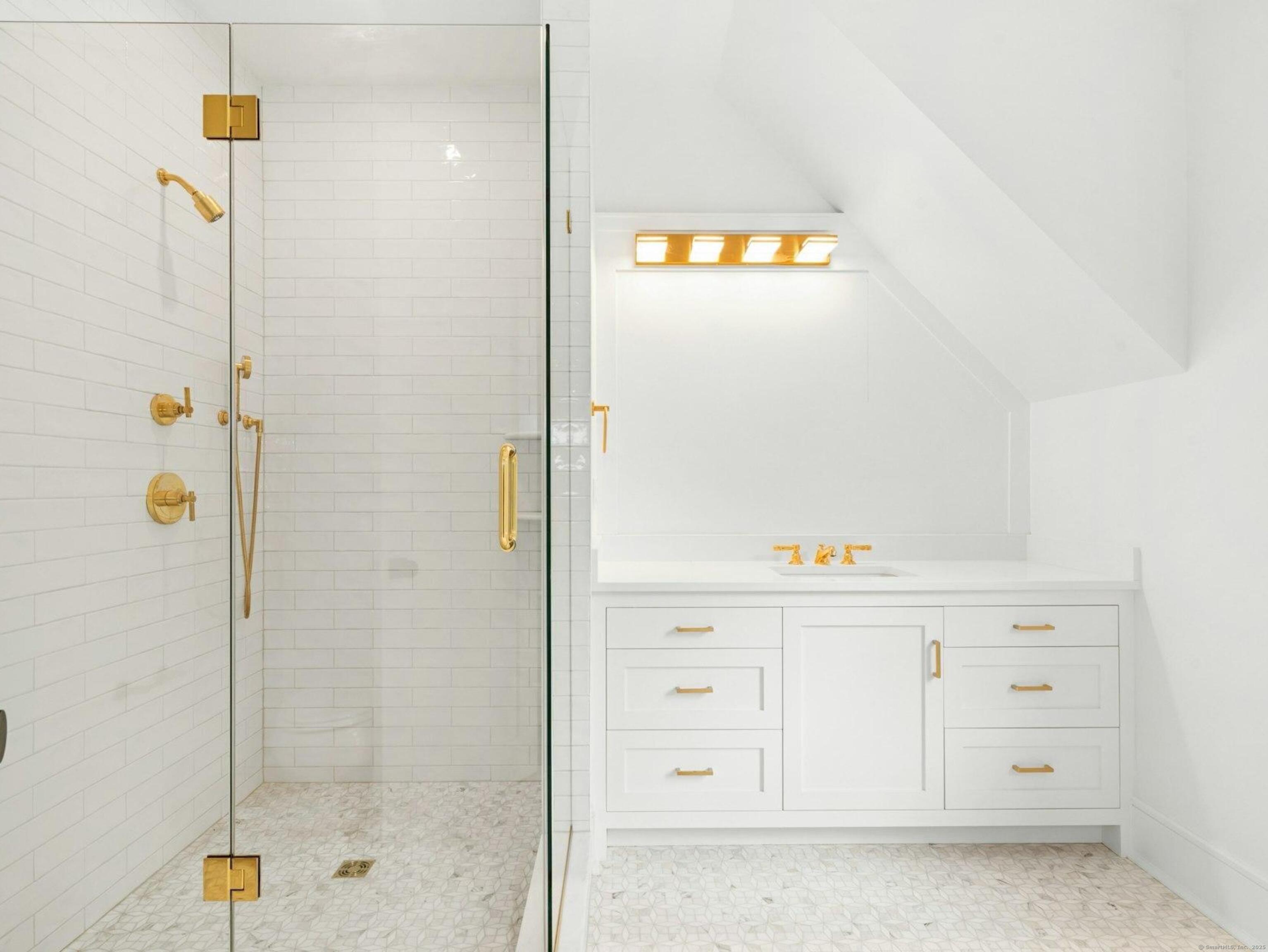 10 Stony Brook Road Darien, CT 06820 - Photo 21 of 40 Guest Bath