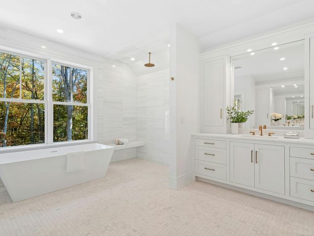 $6,295,000 | 10 Stony Brook Road, Darien, CT 06820