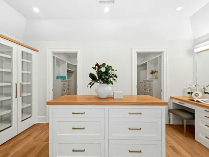 $6,295,000 | 10 Stony Brook Road, Darien, CT 06820