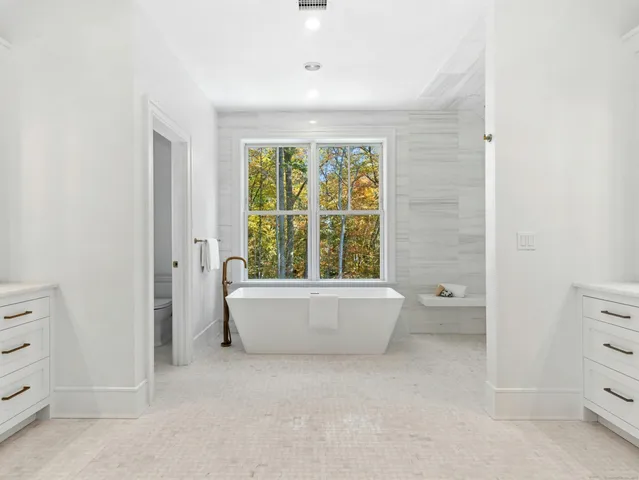 $6,295,000 | 10 Stony Brook Road, Darien, CT 06820