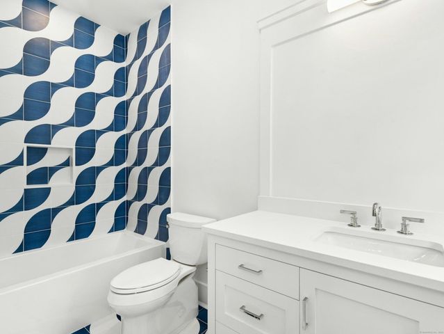 $6,295,000 | 10 Stony Brook Road, Darien, CT 06820