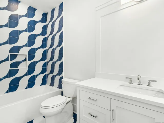 $6,295,000 | 10 Stony Brook Road, Darien, CT 06820