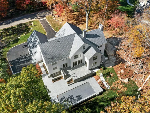 $6,295,000 | 10 Stony Brook Road, Darien, CT 06820