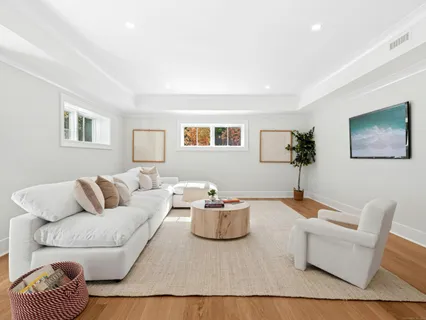 $6,295,000 | 10 Stony Brook Road, Darien, CT 06820