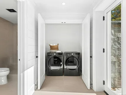 $6,295,000 | 10 Stony Brook Road, Darien, CT 06820