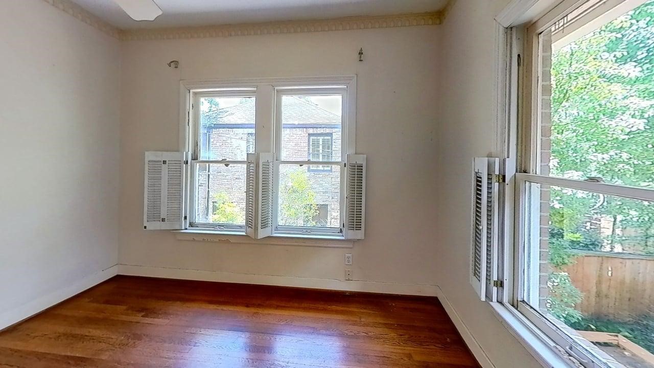 1905 Bissonnet Street Houston, TX 77005 - Photo 24 of 27 Secondary bedroom with backyard views.