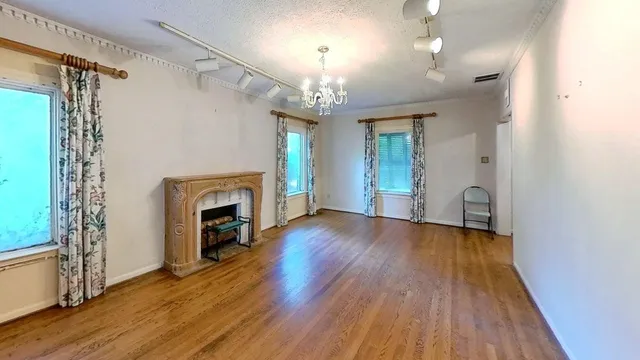 $888,000 | 1905 Bissonnet Street, Houston, TX 77005