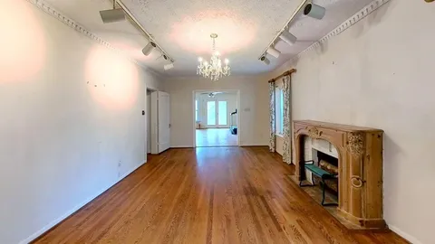 $888,000 | 1905 Bissonnet Street, Houston, TX 77005