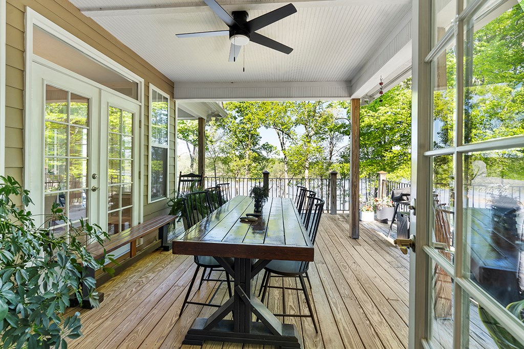 425 Terrapin Pointe Road Hodges, SC 29653 - Photo 7 of 33 Deck off of Breakfast Nook and Dining