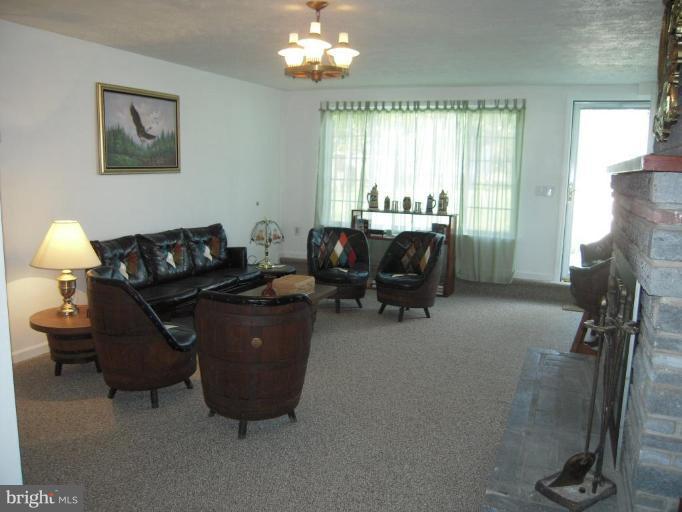 8157 Orchard Point Road Pasadena, MD 21122 - Photo 12 of 13 Family Room #2