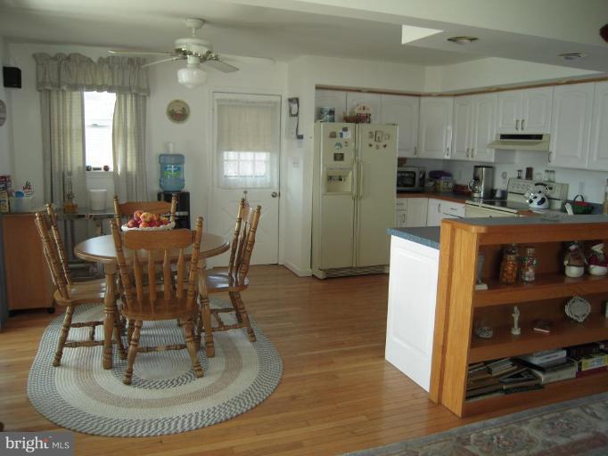 8157 Orchard Point Road Pasadena, MD 21122 - Photo 8 of 13 Kitchen