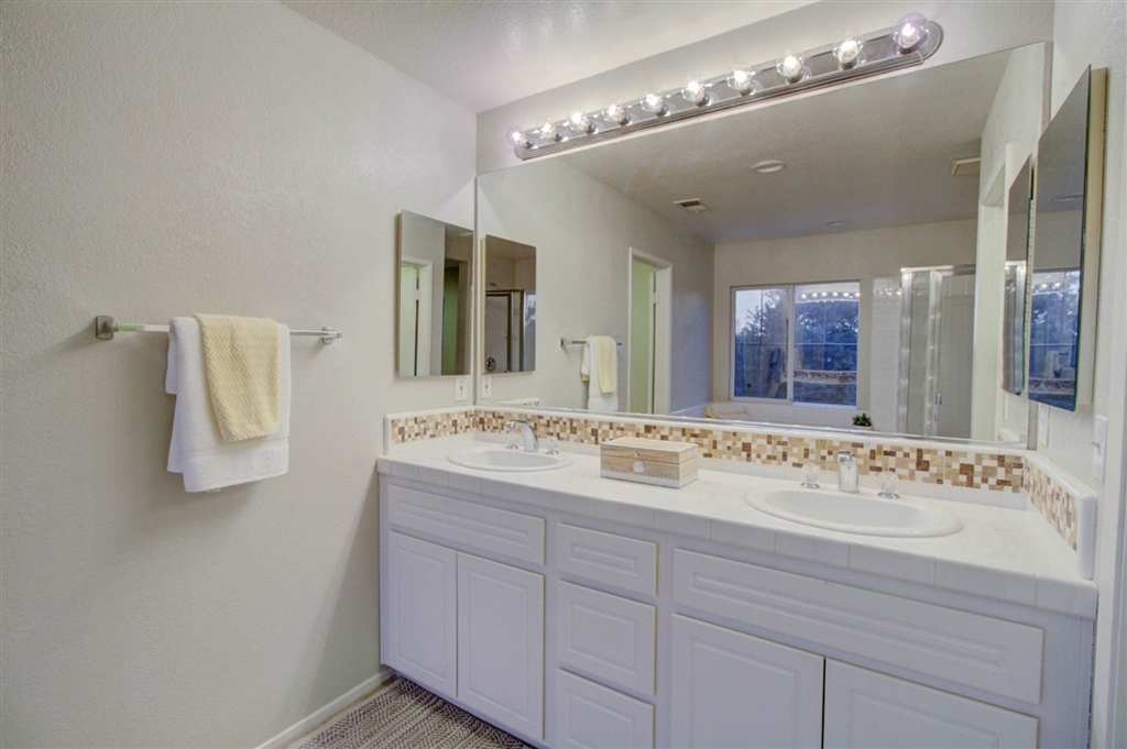 1059 Greenway Road Oceanside, CA 92057 - Photo 14 of 24