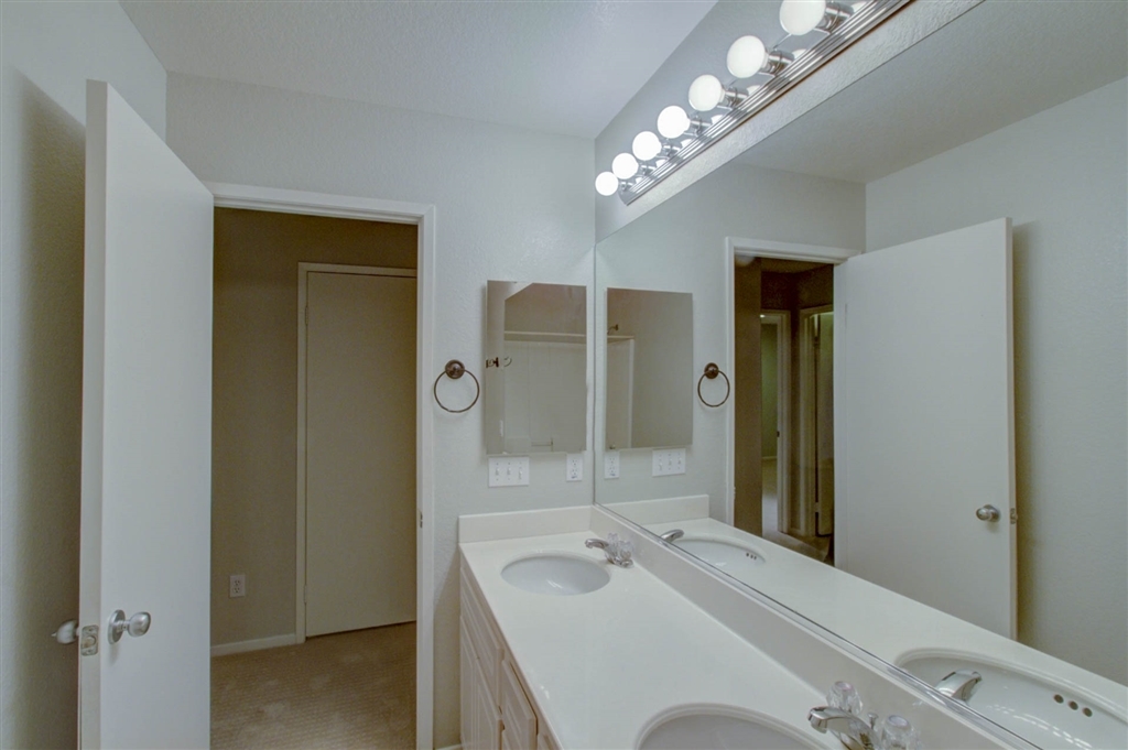 1059 Greenway Road Oceanside, CA 92057 - Photo 18 of 24
