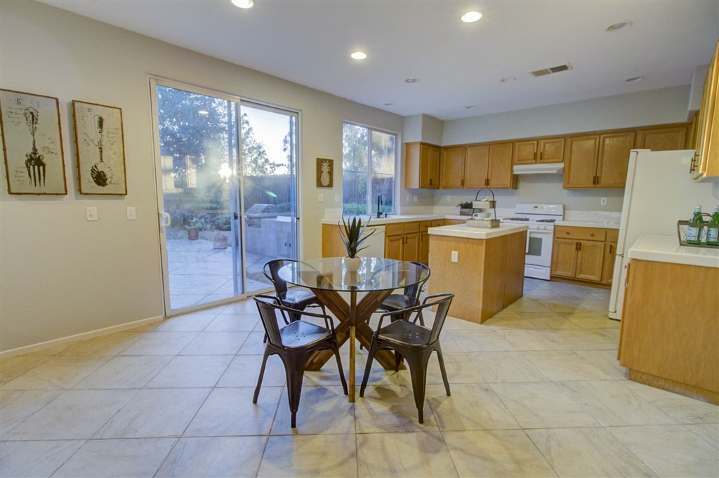 1059 Greenway Road Oceanside, CA 92057 - Photo 6 of 24