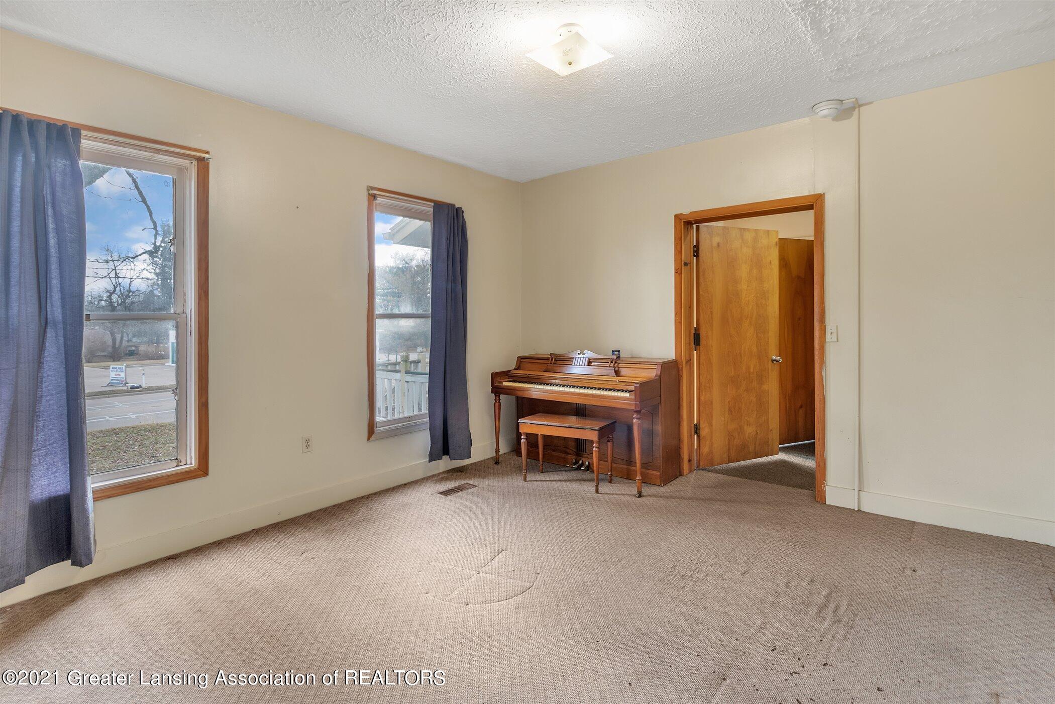 3011 Turner Road Lansing, MI 48906 - Photo 27 of 48 26-3011-Turner-WindowStill-Real-Estate-P
