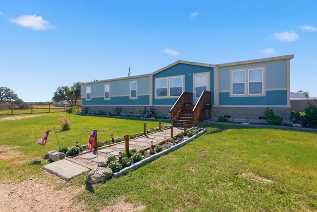 $399,900 | 12128 County Road 1, Hallettsville, TX 77964