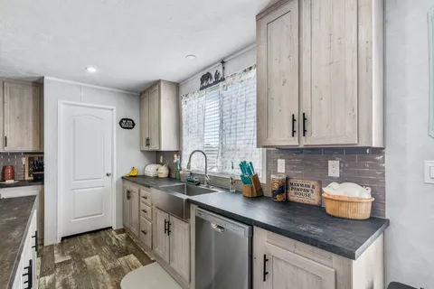 $399,900 | 12128 County Road 1, Hallettsville, TX 77964