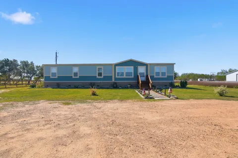 $399,900 | 12128 County Road 1, Hallettsville, TX 77964