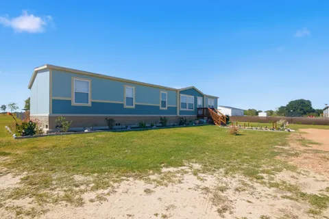 $399,900 | 12128 County Road 1, Hallettsville, TX 77964
