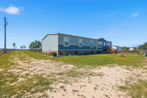 $399,900 | 12128 County Road 1, Hallettsville, TX 77964