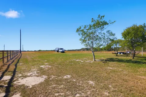 $399,900 | 12128 County Road 1, Hallettsville, TX 77964