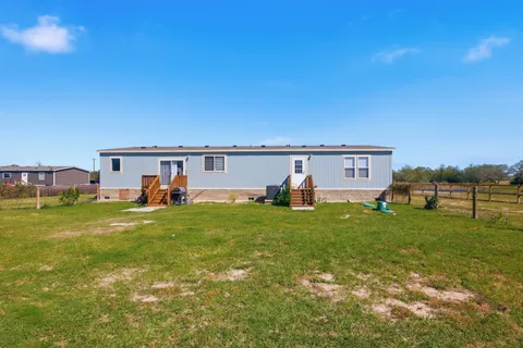 $399,900 | 12128 County Road 1, Hallettsville, TX 77964