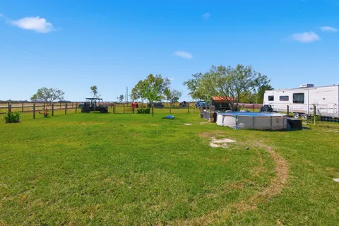 $399,900 | 12128 County Road 1, Hallettsville, TX 77964
