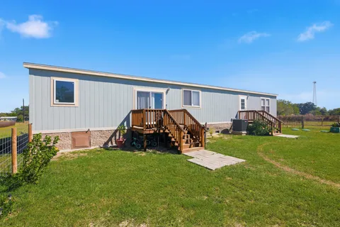 $399,900 | 12128 County Road 1, Hallettsville, TX 77964