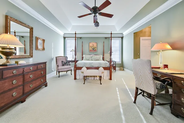 $879,900 | 1030 Ridgeview Drive, Inverness, IL 60010