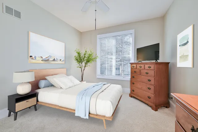 $879,900 | 1030 Ridgeview Drive, Inverness, IL 60010