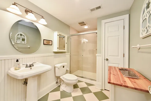 $879,900 | 1030 Ridgeview Drive, Inverness, IL 60010