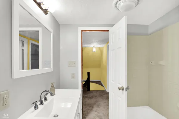 $440,000 | 27015 West Ditch Road, Sheridan, IN 46069