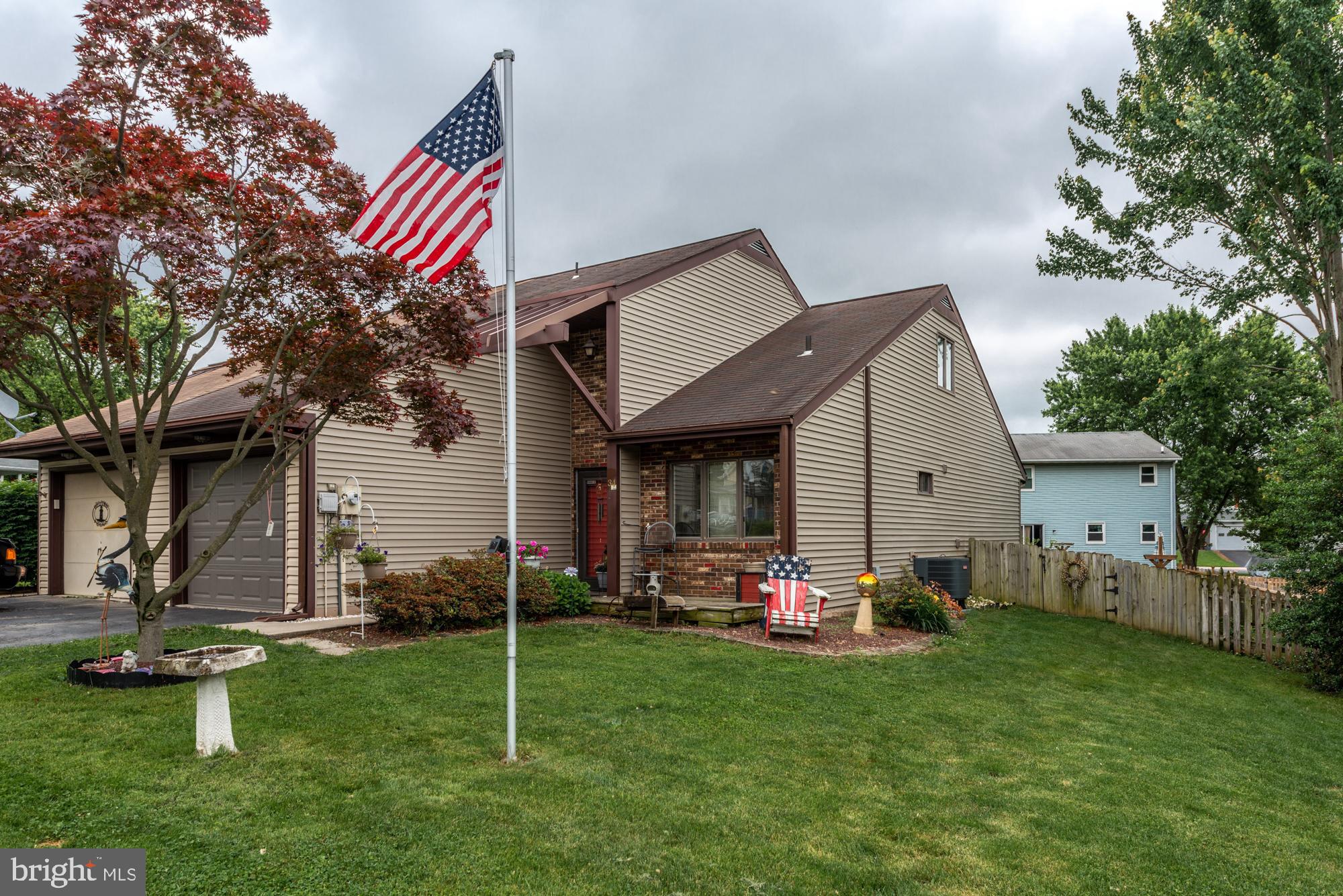 34 Akron Road Ephrata, PA 17522 - Photo 1 of 27 Front