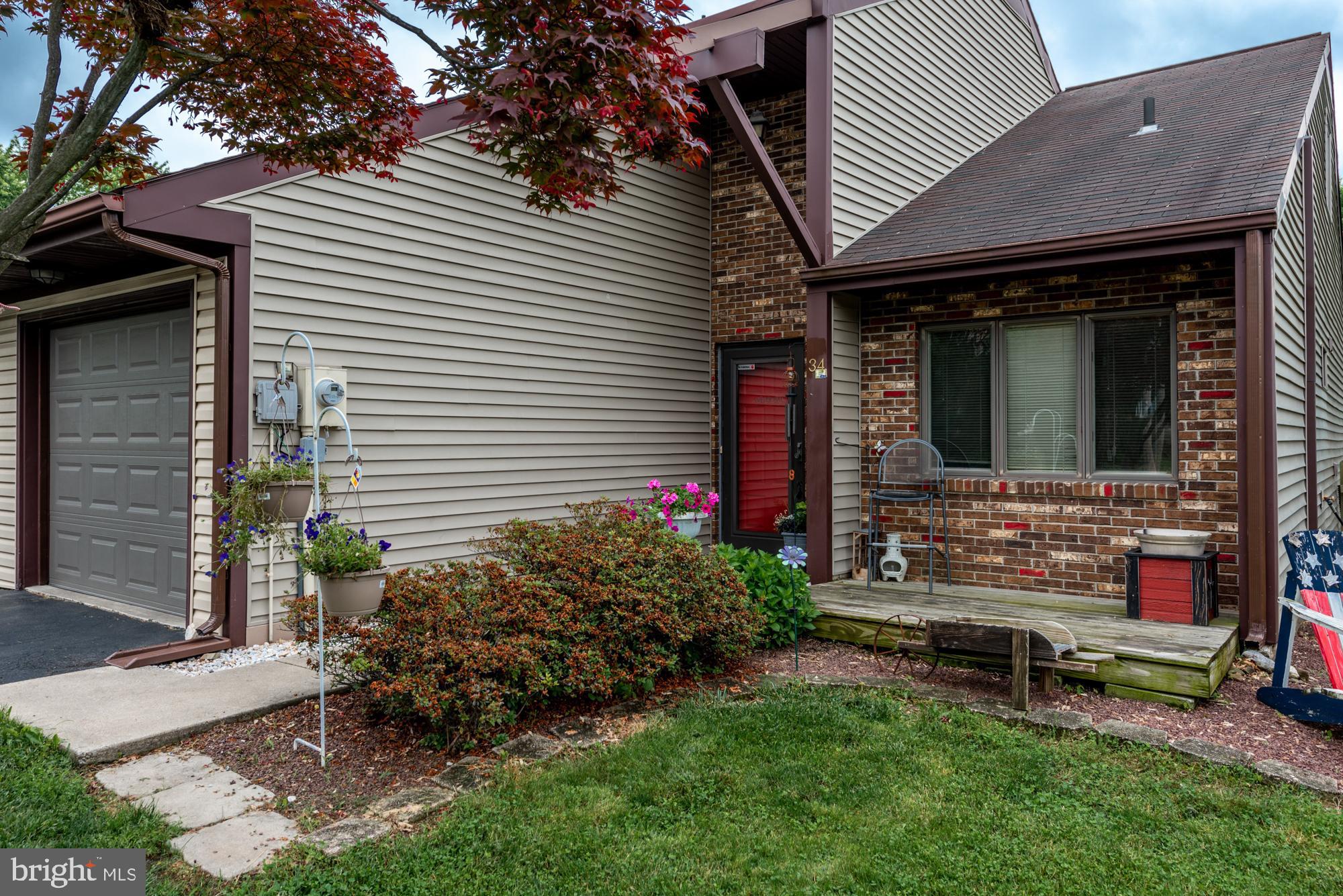 34 Akron Road Ephrata, PA 17522 - Photo 5 of 27 V5