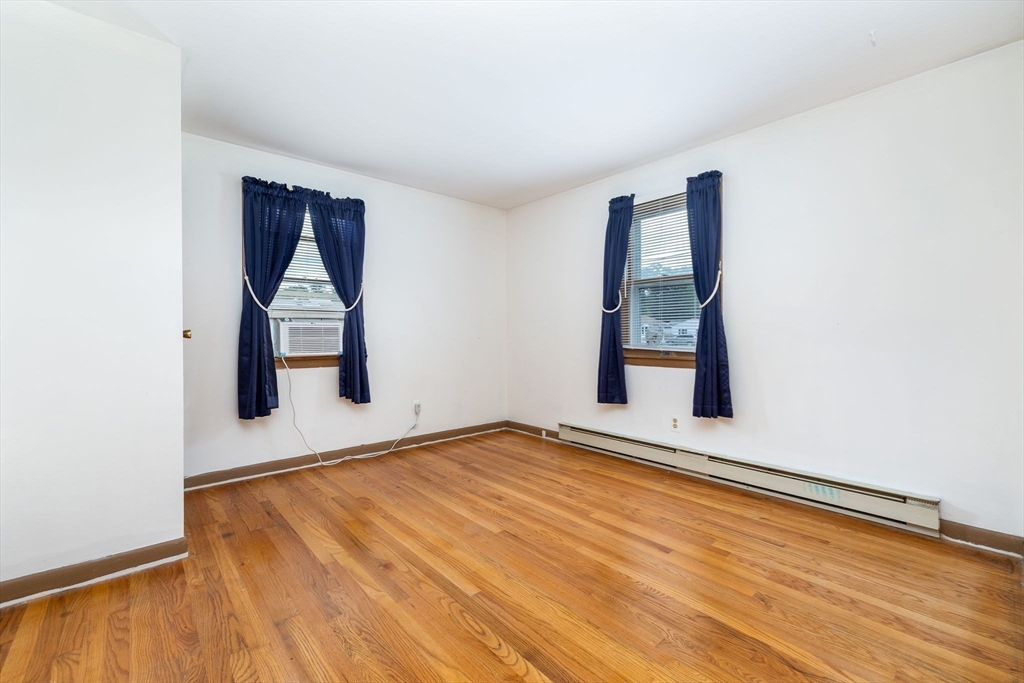 366 Peekskill Avenue Springfield, MA 01129 - Photo 23 of 31 an empty room with windows