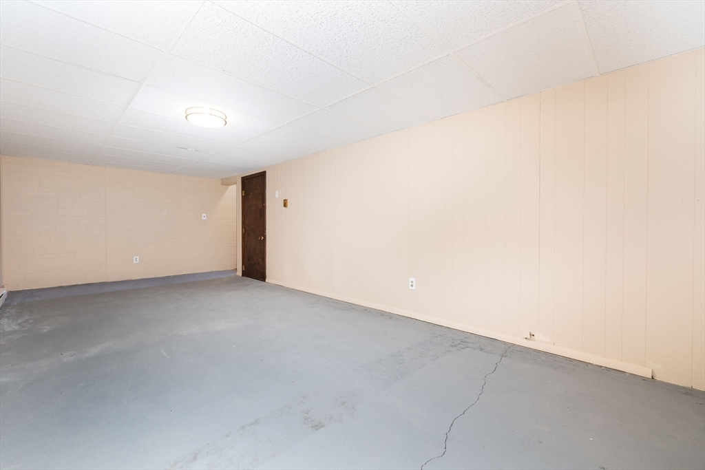 366 Peekskill Avenue Springfield, MA 01129 - Photo 26 of 31 a view of an empty room