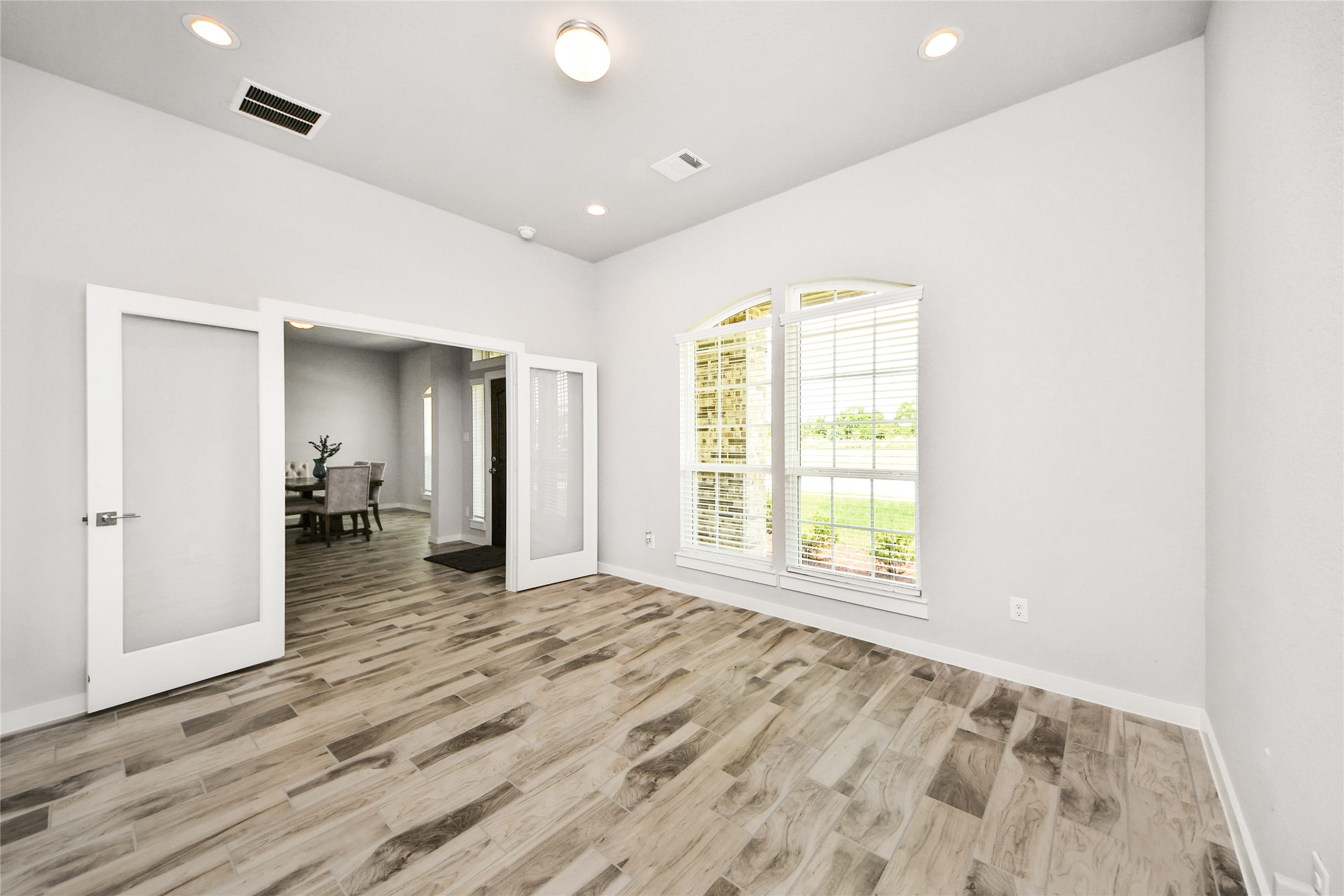 1577 Elm Place Angleton, TX 77515 - Photo 8 of 45
