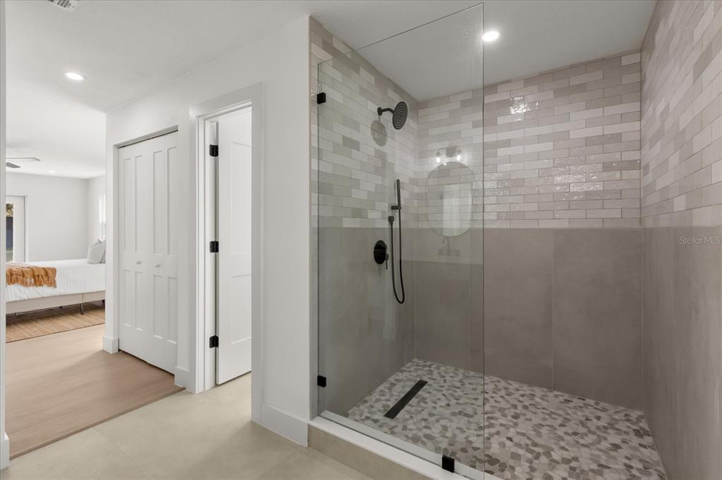 206 Graham Road Fern Park, FL 32730 - Photo 17 of 34 a bathroom with a shower