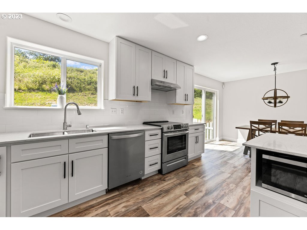 733 Northwest Meadow Ridge Lane, Unit 18 Camas, WA 98607 - Photo 3 of 32 Gallery Image 3