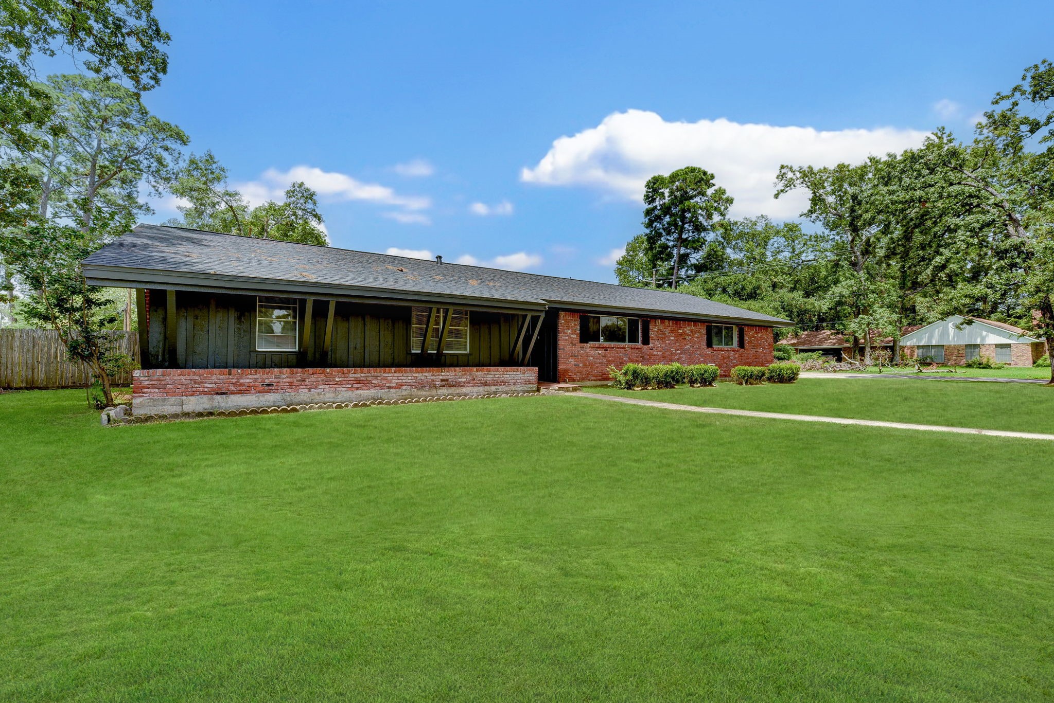1703 North Roberson Street Conroe, TX 77301 - Photo 10 of 44