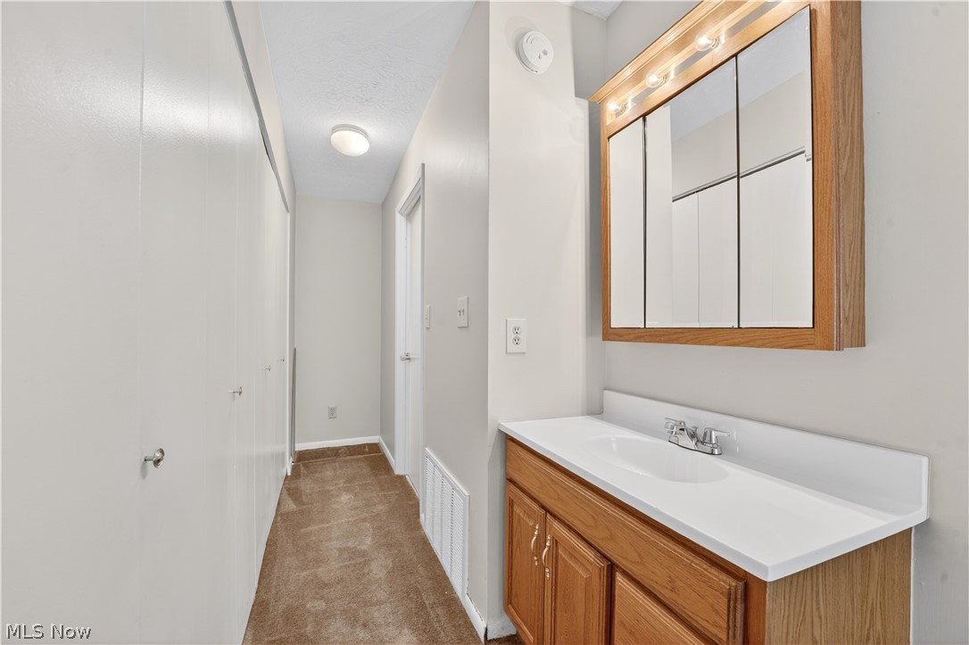 22936 Mastick Road, Unit 101 Cleveland, OH 44126 - Photo 22 of 27