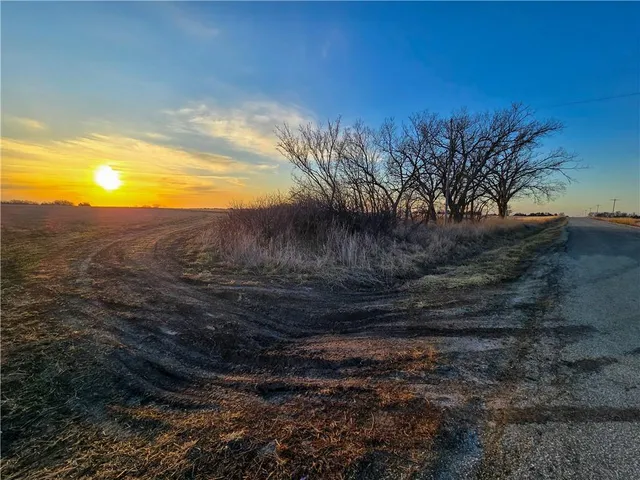 $316,575 | Skiddy Rd Junction, Junction City, KS 66441