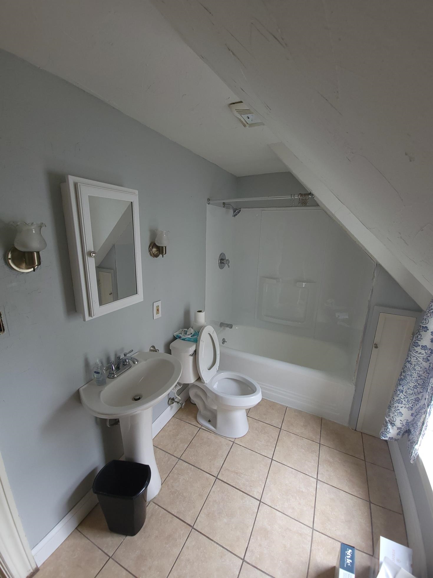 721 Belmont Street, Unit 2 Manchester, NH 03104 - Photo 8 of 9