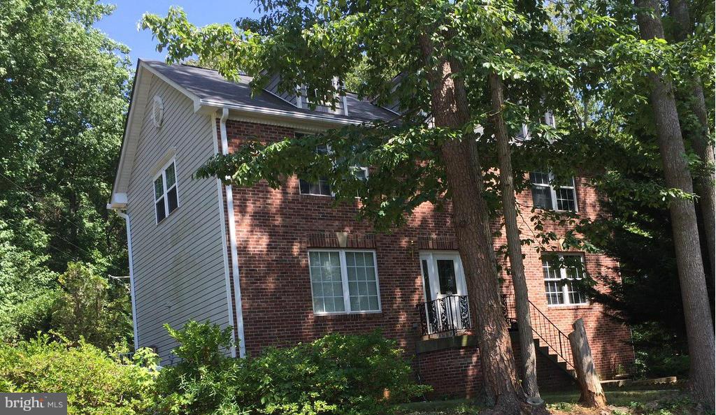 19137 Windsor Road Triangle, VA 22172 - Photo 1 of 11 Exterior (Front)