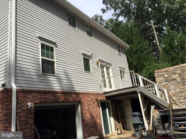 19137 Windsor Road Triangle, VA 22172 - Photo 6 of 11 Exterior (Rear)