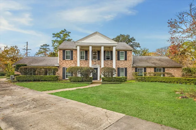$535,000 | 660 Louisiana Park, Conroe, TX 77302