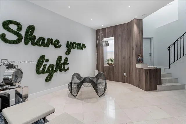 a view of entryway with livingroom